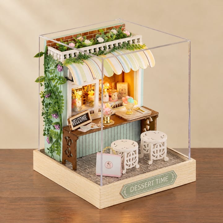 The Miniature House Kit, Dessert time