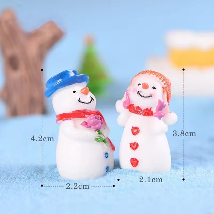 Tiny Christmas Village Figurine Set, Snowman couple, style B